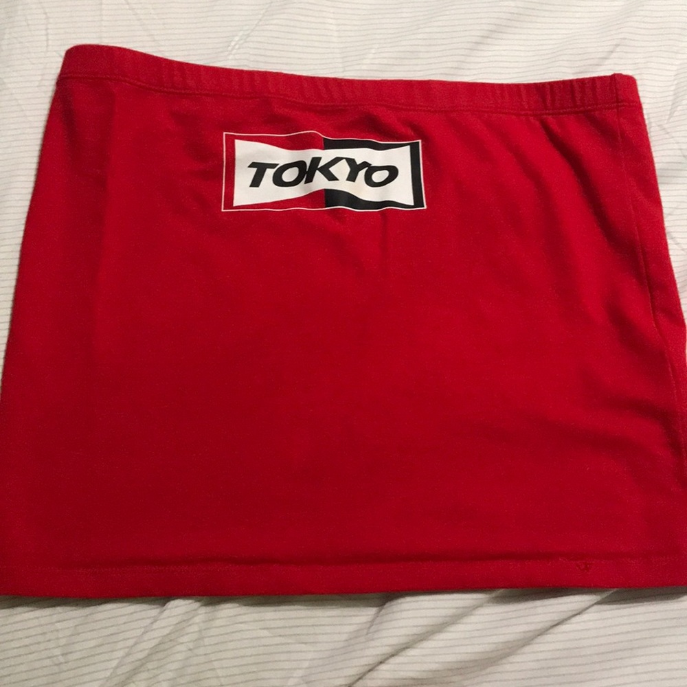 FOREVER21 RED GRAPHIC STRAPLESS TOP